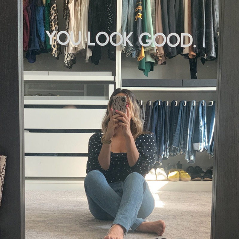 You Look Good Mirror Wall Stic - Home Theater Bathroom のレビューと価格